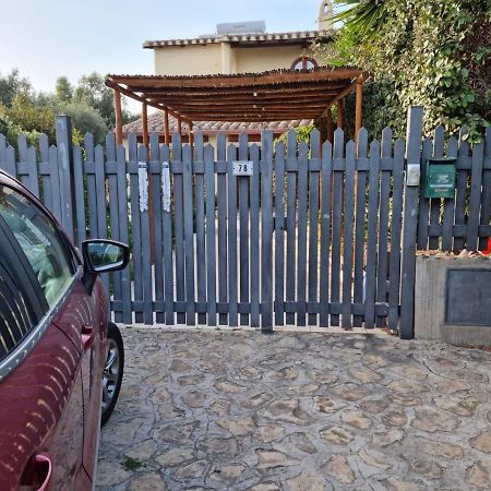 Villa Tea, Residenza Incantevole Con Giardino . Флумини ди Куарту Екстериор снимка