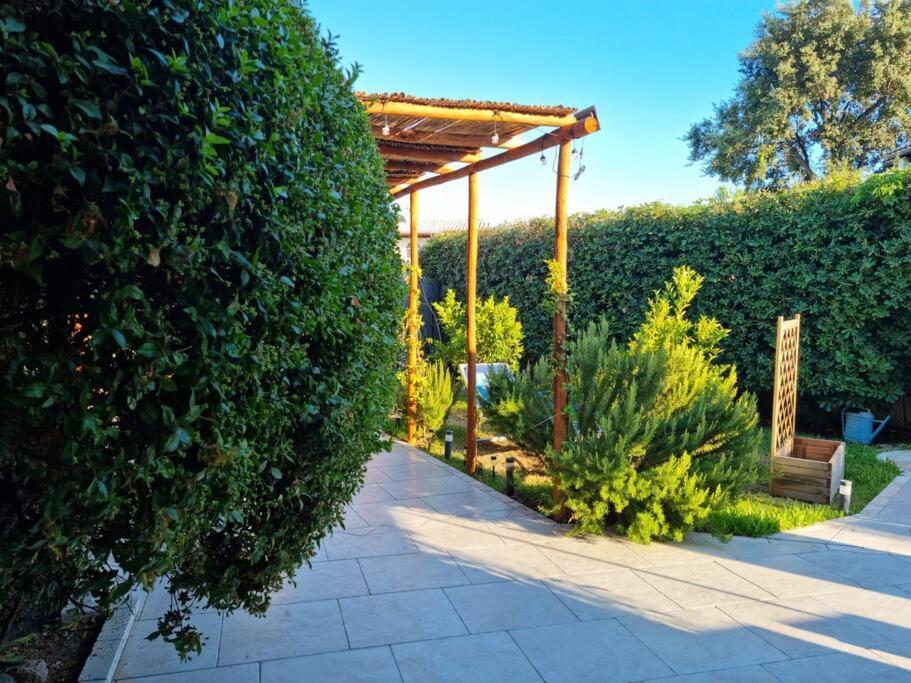 Villa Tea, Residenza Incantevole Con Giardino . Флумини ди Куарту Екстериор снимка
